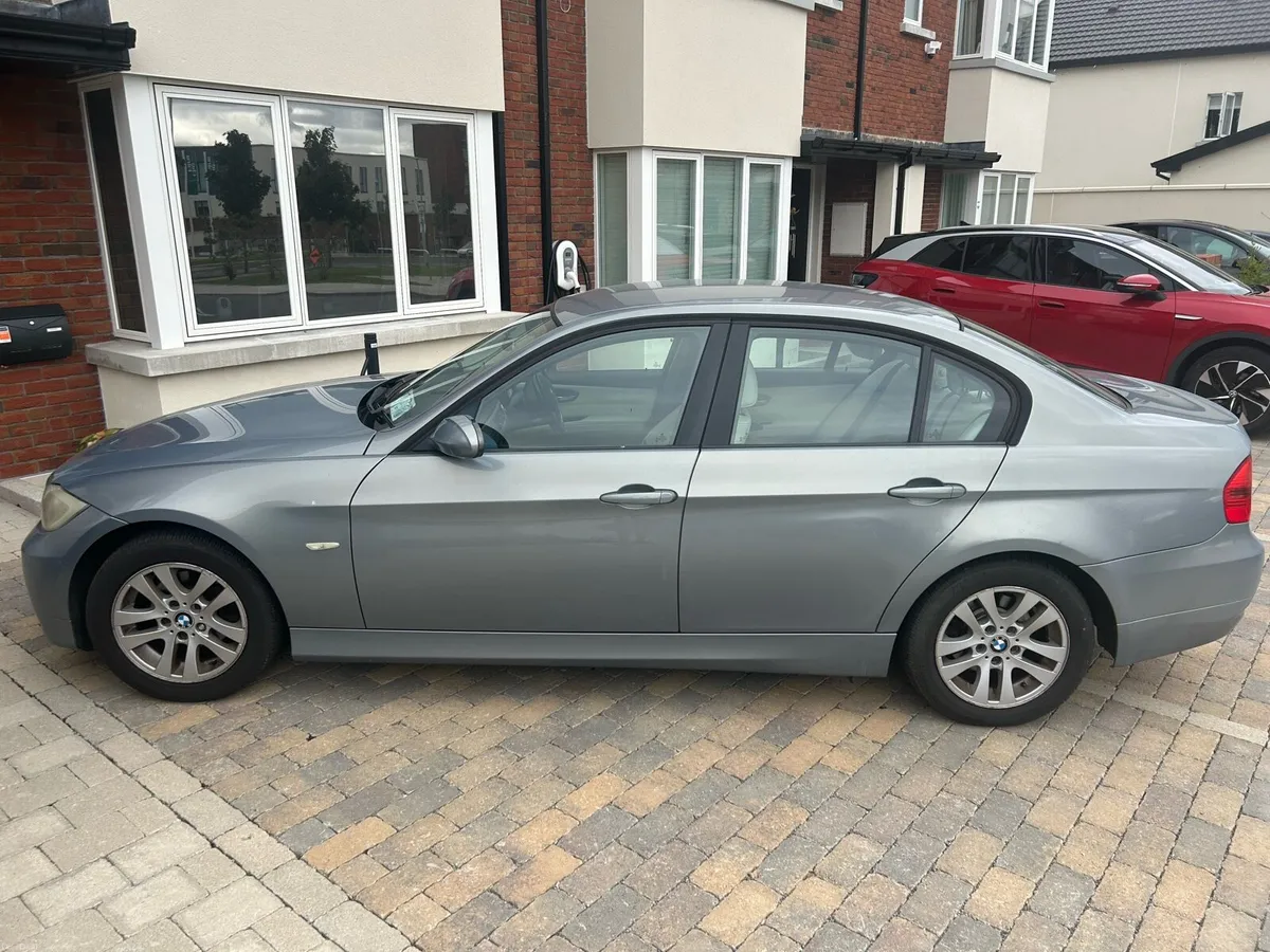 BMW 316i 2007 - Image 2