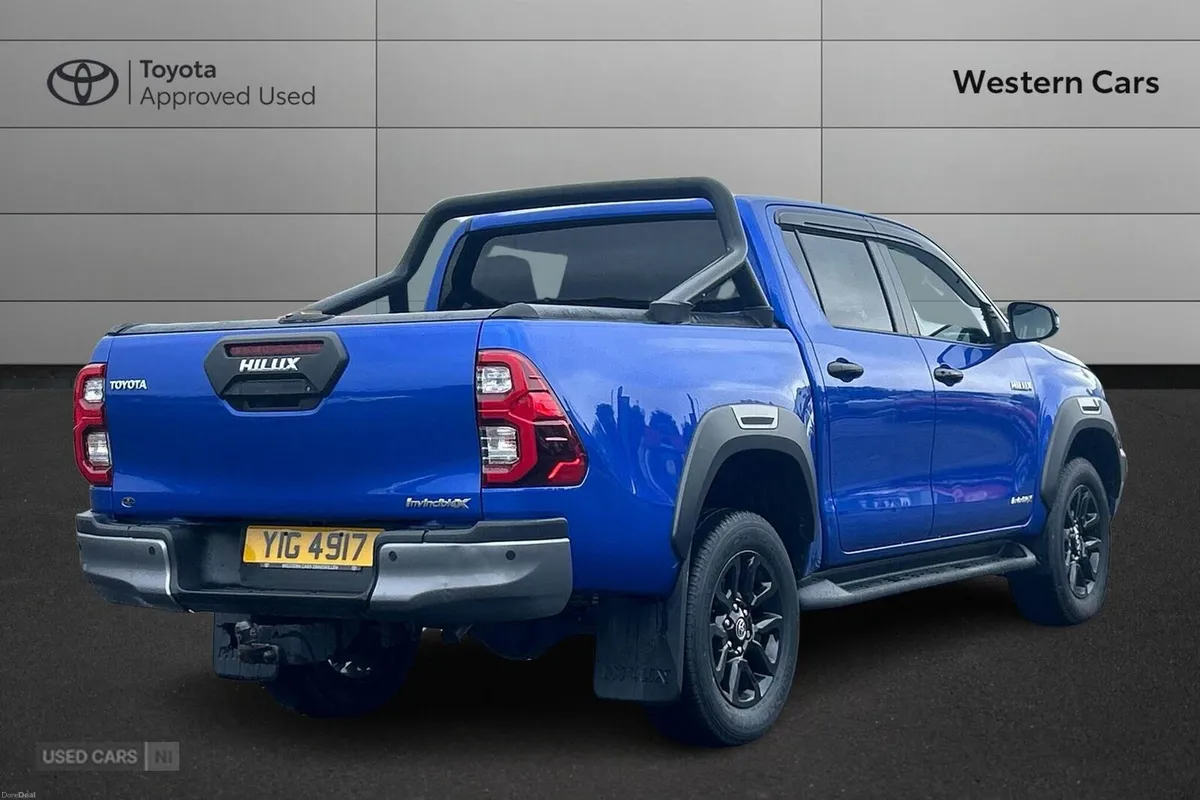 Toyota Hilux 2.8 D-4D Invincible X 4WD Euro 6 (s/s - Image 2