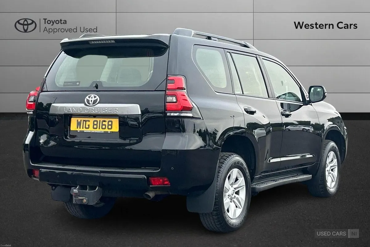 Toyota Land Cruiser 2.8D Active Auto 4WD Euro 6 (s - Image 2
