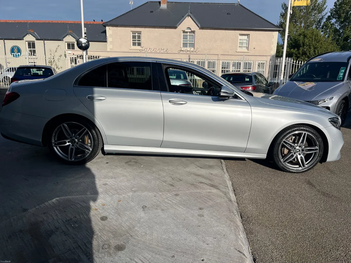 191 Mercedes Benz E220d AMG Line - Image 4