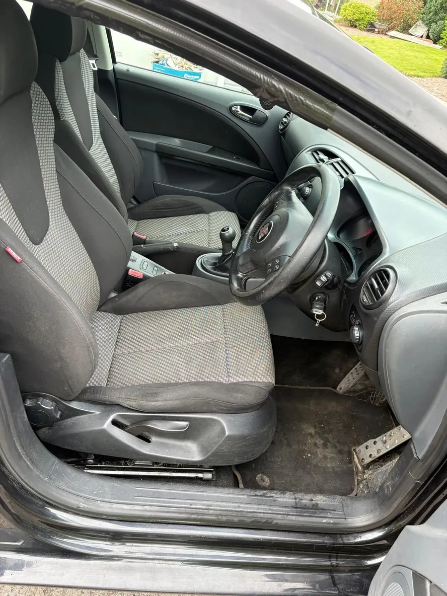 2010 SEAT Leon 1.9 TDI Sport - Image 4