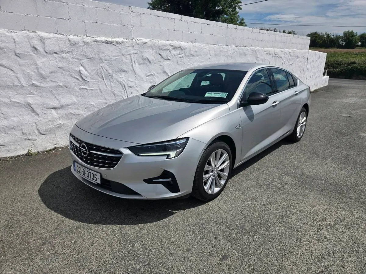 2022 Opel Insignia - Image 1