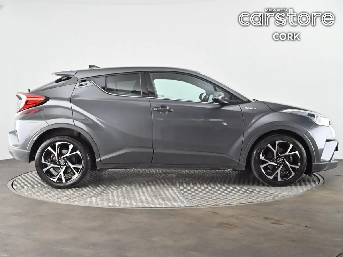 Toyota C-HR 1.8 HYBRID SPORT - Image 2