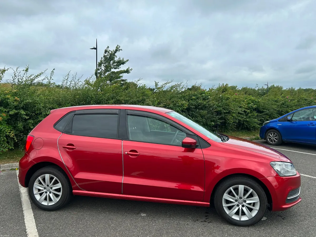 VOLKSWAGEN POLO 2015 AUTOMATIC - Image 5