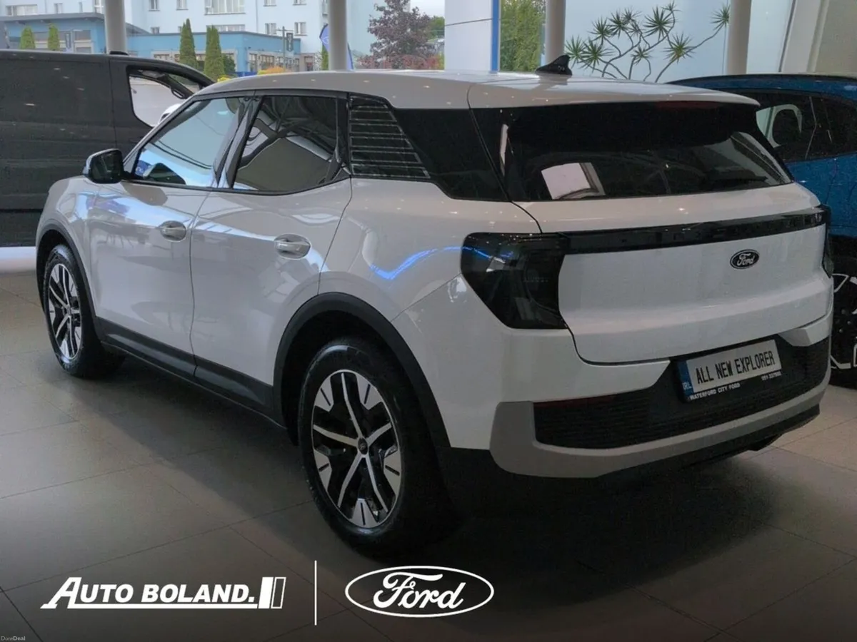 Ford Explorer VAN 600km Range 286PS RWD - Image 4