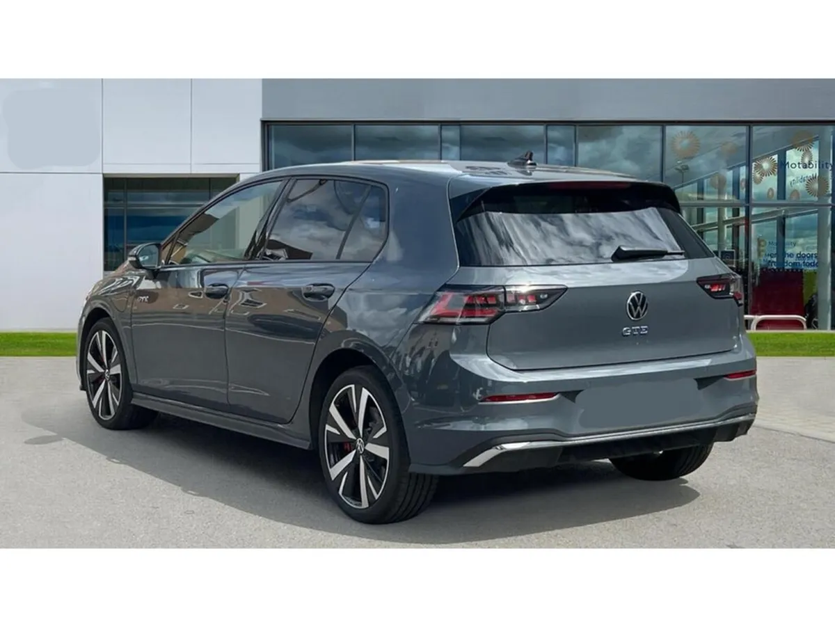 Volkswagen Golf GTE S-A DSG - Image 4