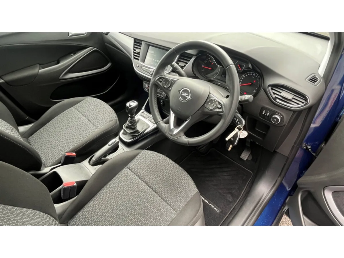 Opel Crossland SC-1.2 110PS - 6 Speed - Petrol * L - Image 4