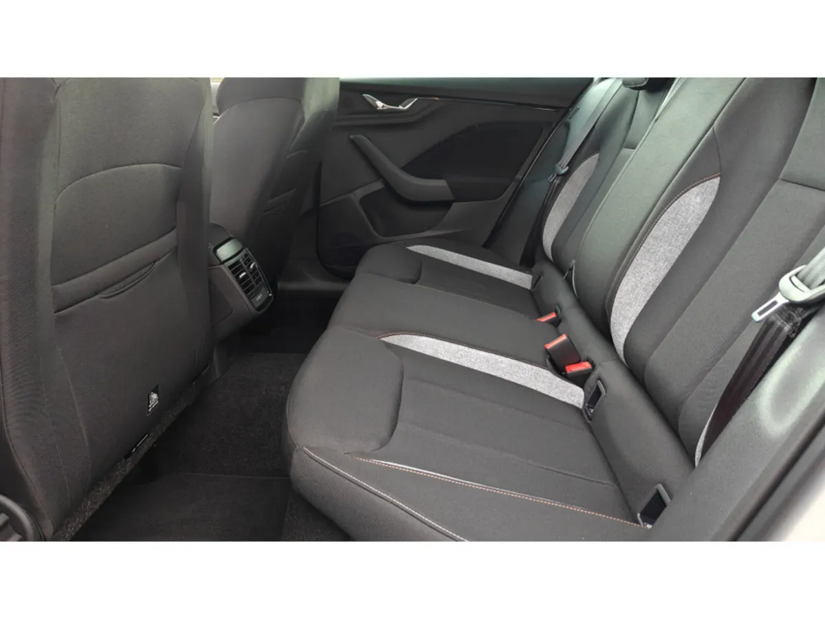 Skoda Kamiq KAMIQ SELECTION 1.0TSI 115 BHP WITH UP - Image 6