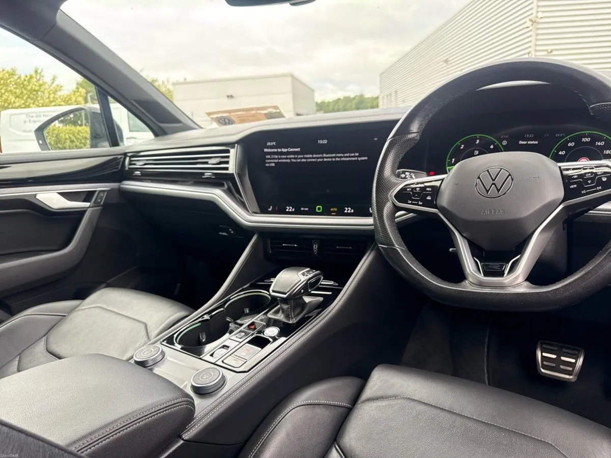 Volkswagen Touareg TOUAREG COMM R-LINE 3.0 TDI14M - Image 4