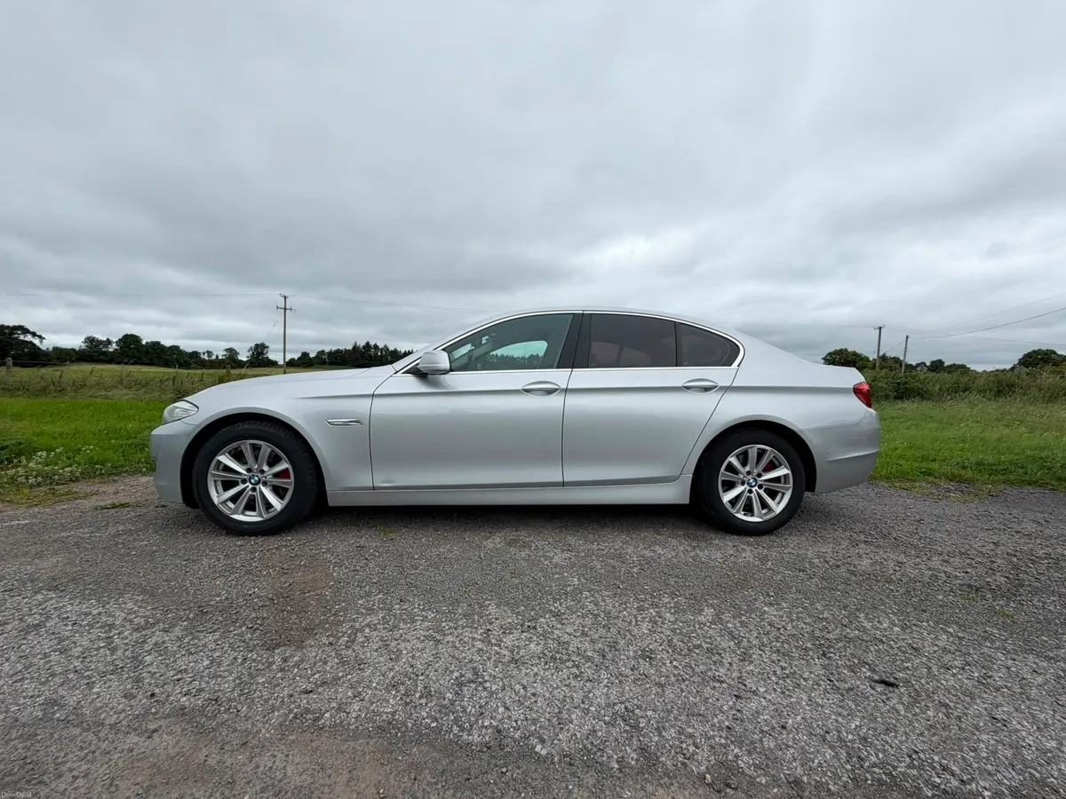 BMW 520 - Image 1