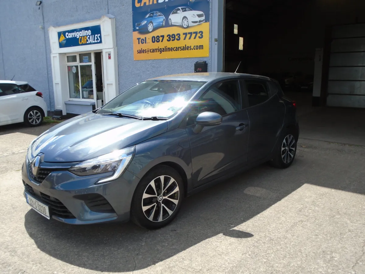 Renault Clio 2022 ICONIC TCE 90 - Image 3