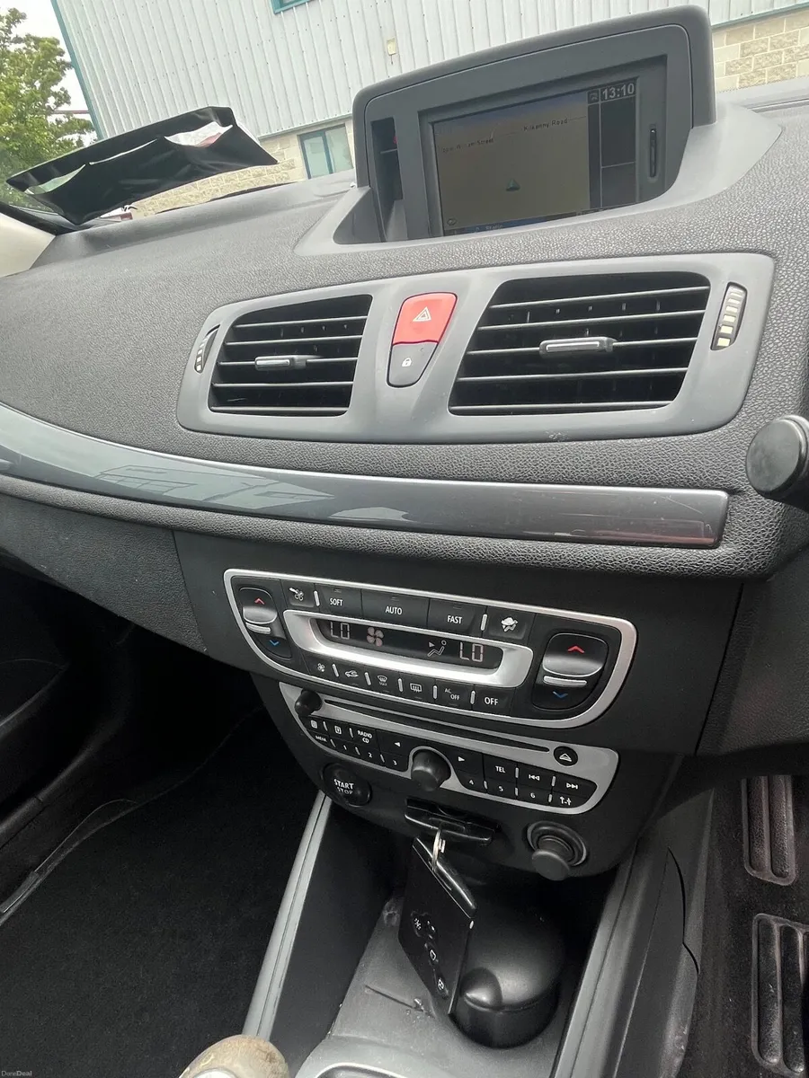 Renault Megane 2012 - Image 2