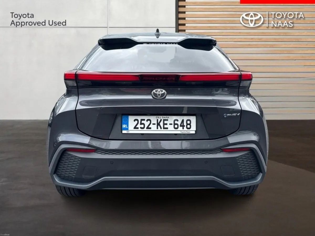 Toyota C-HR C-HR PHEV SPORT - Image 4