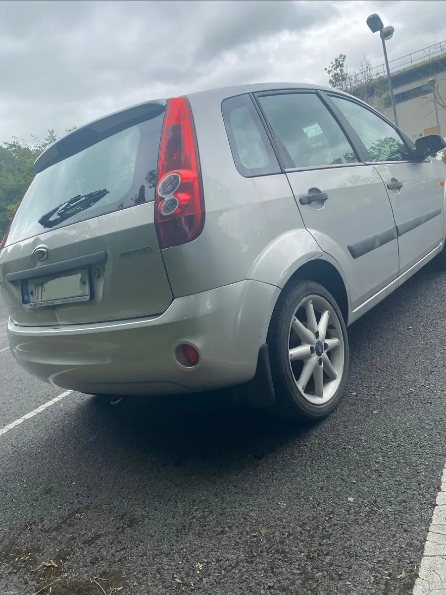 Ford Fiesta 2007 - Image 2