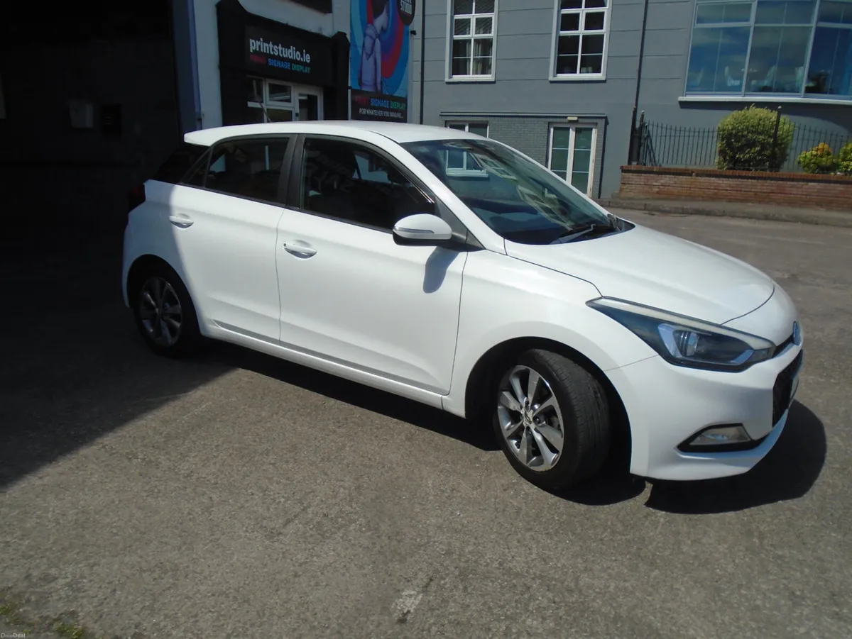 Hyundai i20 2017 Deluxe - Image 1