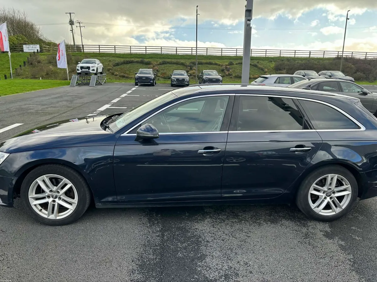 Audi A4 2 LITRE DIESEL TDI ESTATE CAR - Image 2
