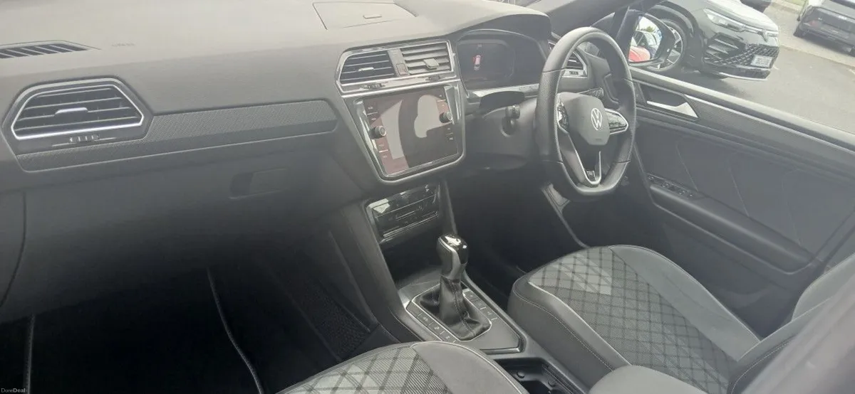 Volkswagen Tiguan Allspace R-Line 2.0 TDI 150HP ** - Image 3