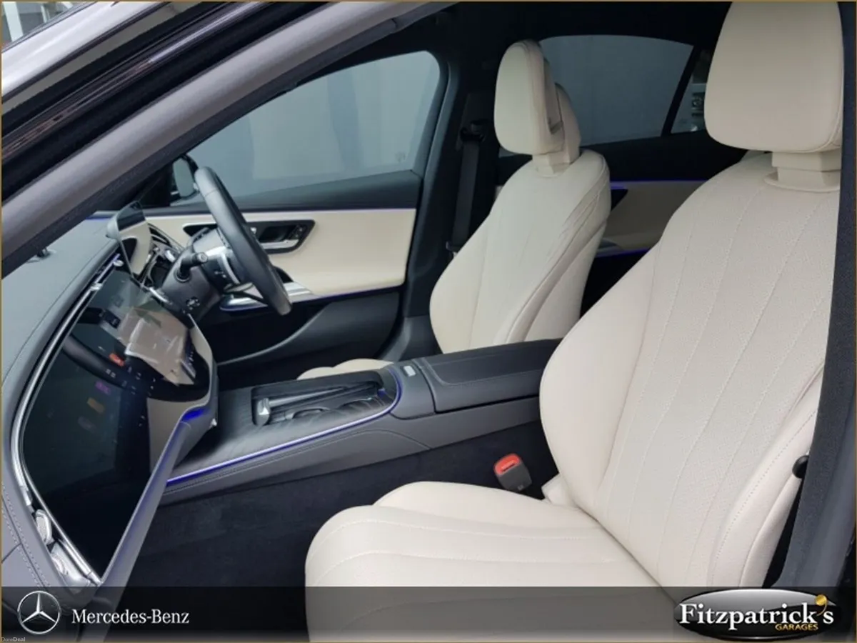 Mercedes-Benz E-Class E 300 de AMG **Superscreen** - Image 3