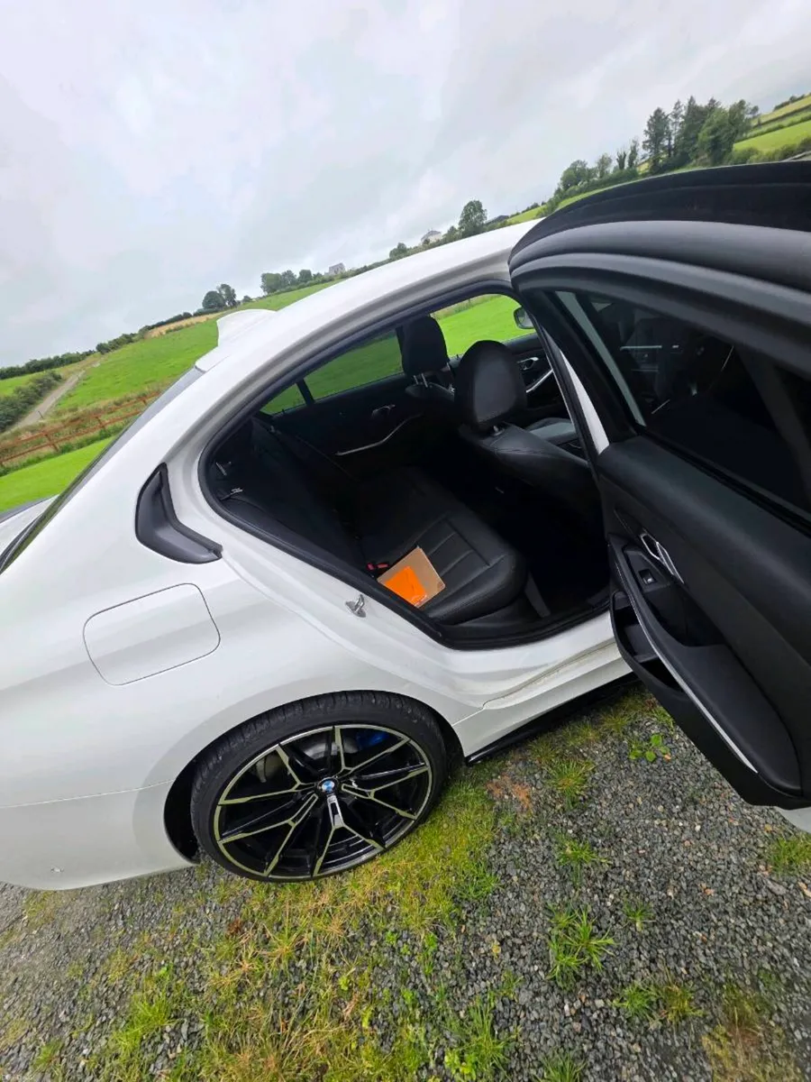 211 BMW 330E - Image 4