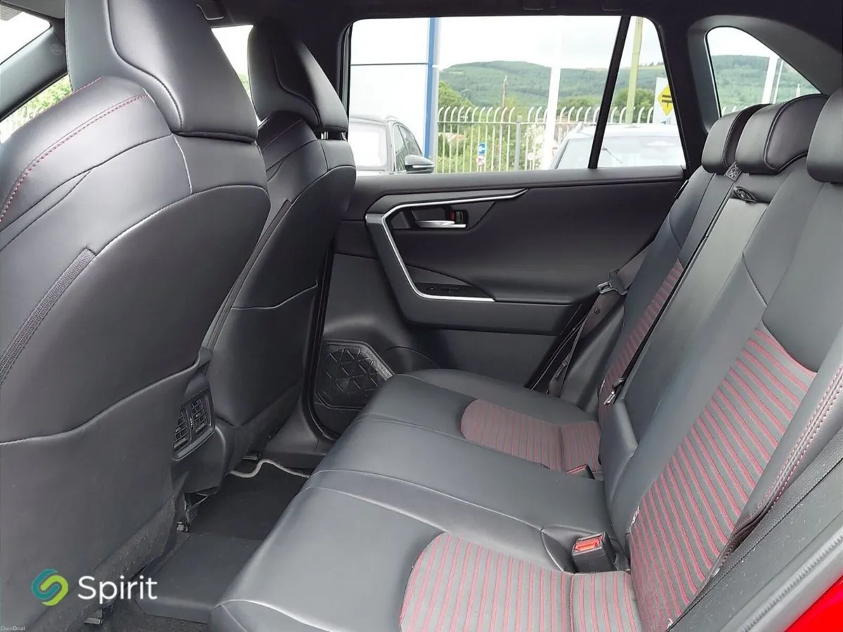 Toyota RAV4  PLUG-IN HYBRID SPORT - Image 5