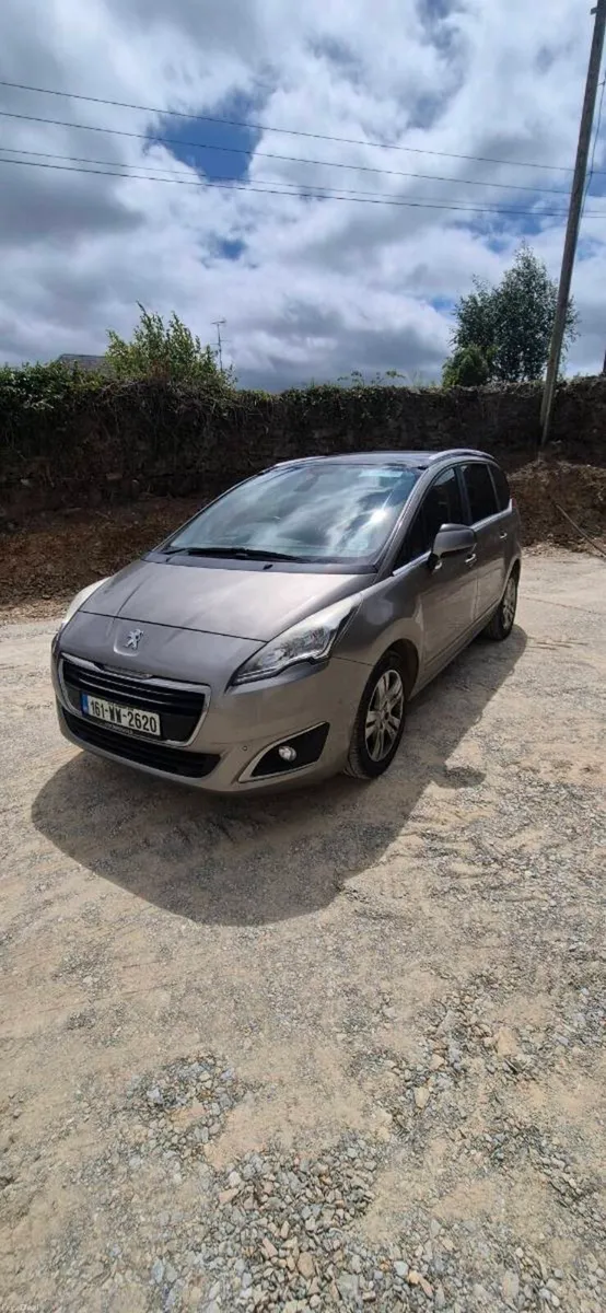Peugoet 5008 7 seater - Image 2