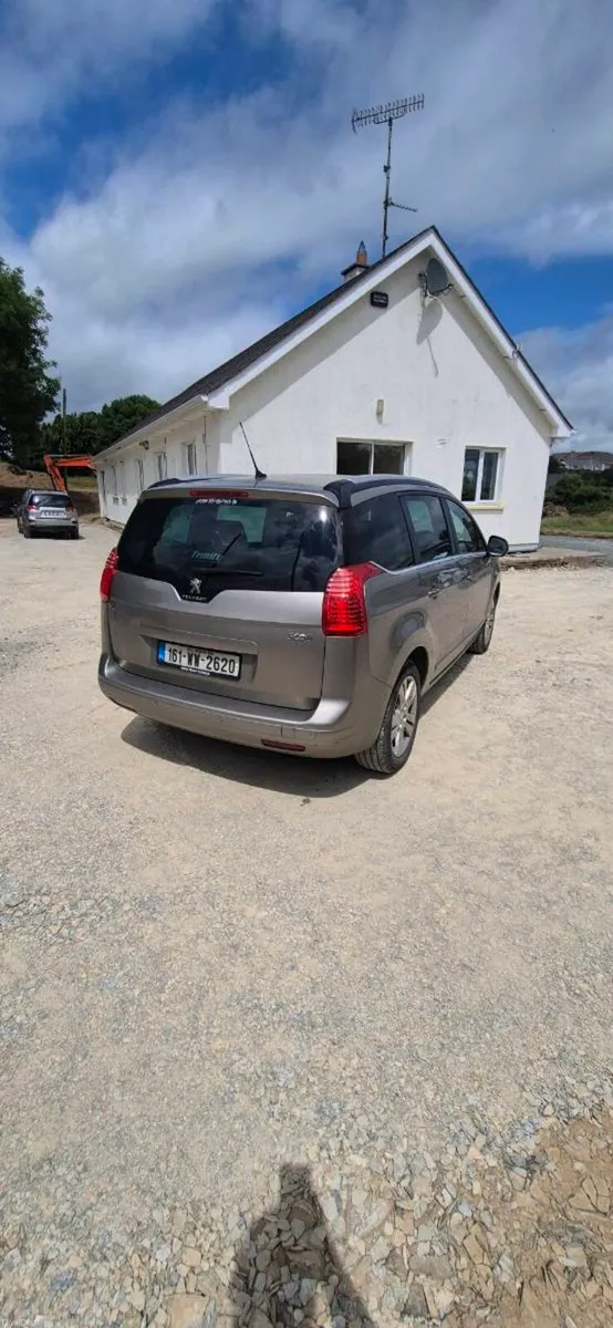 Peugoet 5008 7 seater - Image 4
