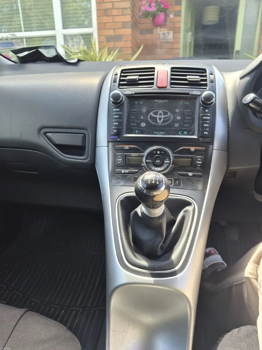 Toyota Auris 2011 - Image 6