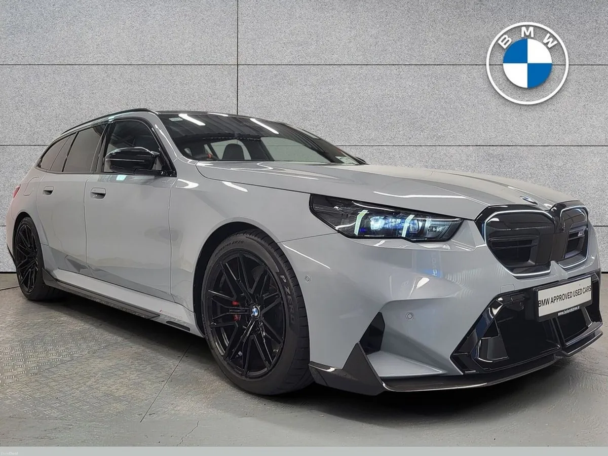 BMW M5 Touring - Image 1