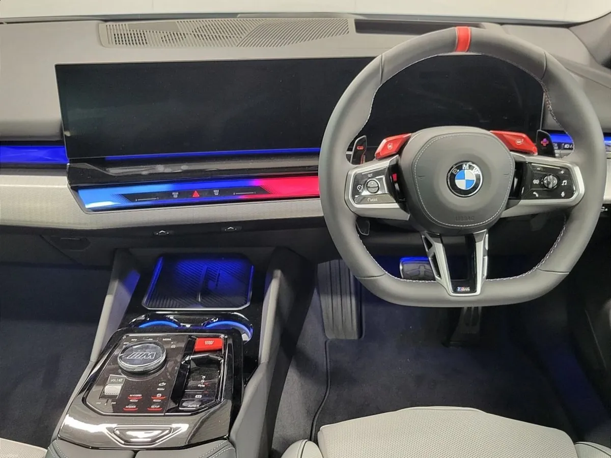 BMW M5 Touring - Image 5