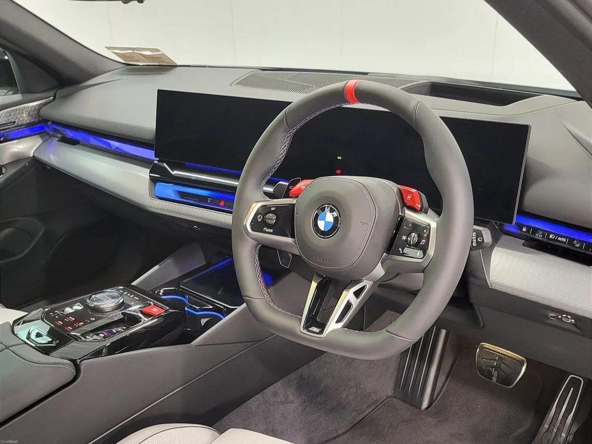 BMW M5 Touring - Image 6