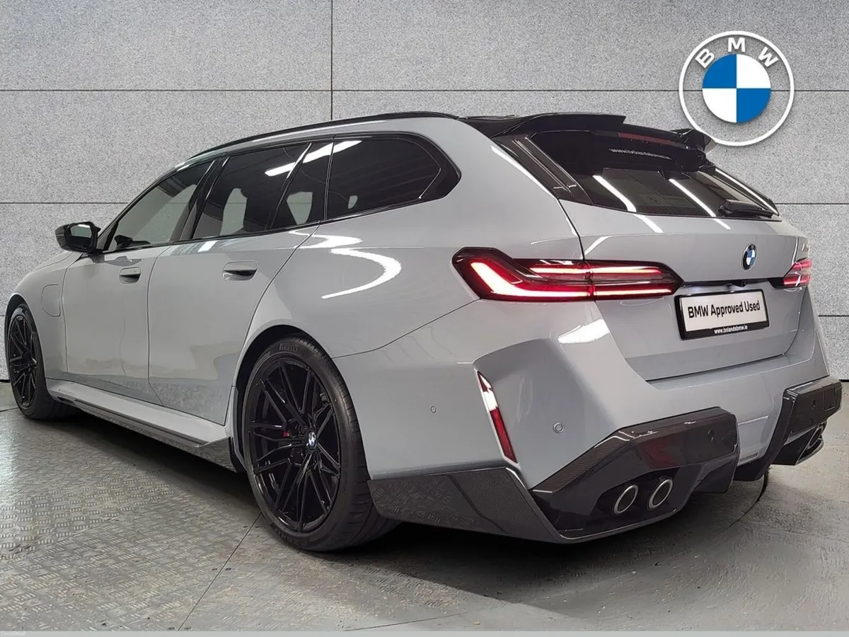 BMW M5 Touring - Image 3