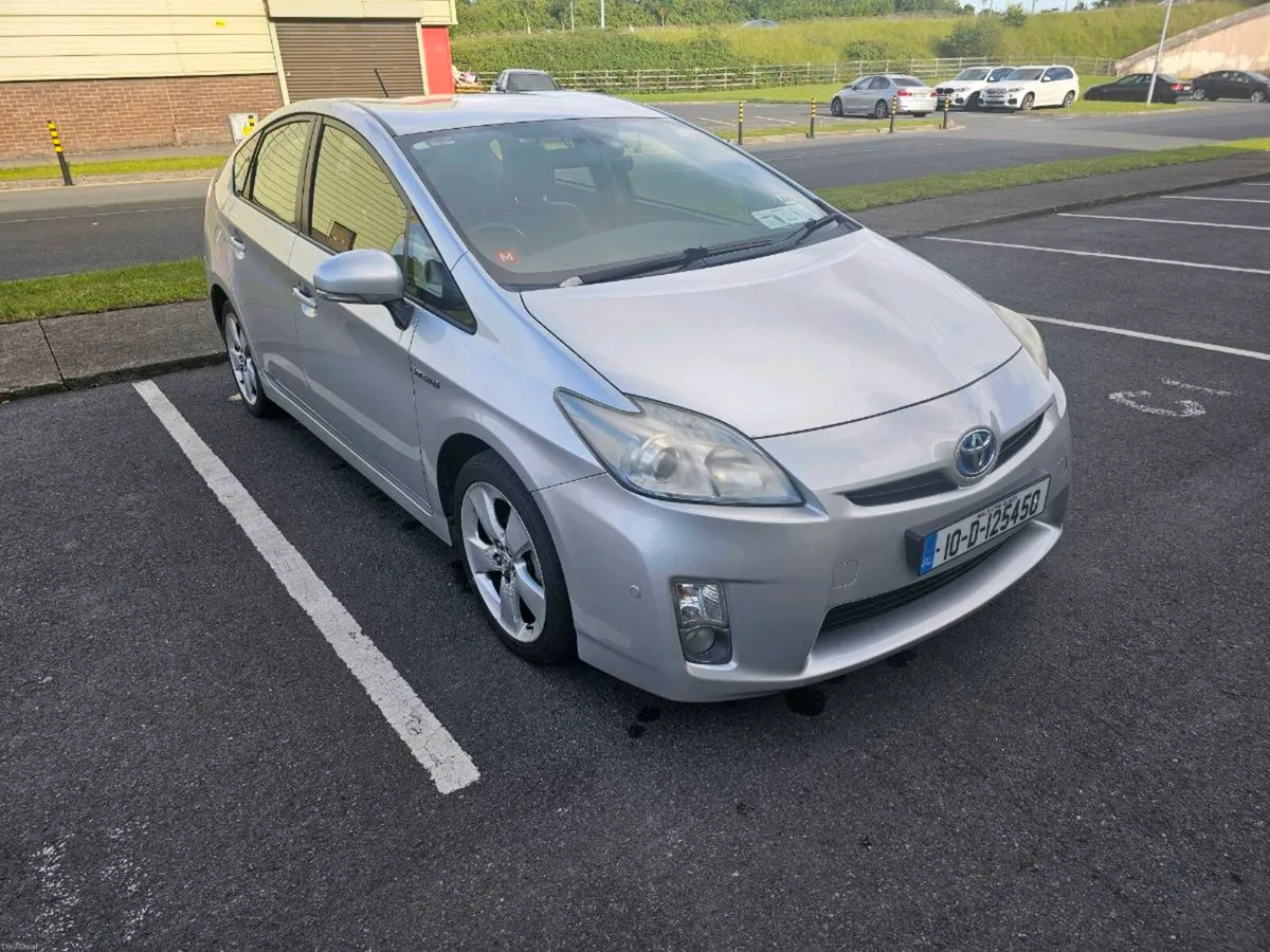 Toyota Prius T Spirit Hybrid | Top Spec - Image 1