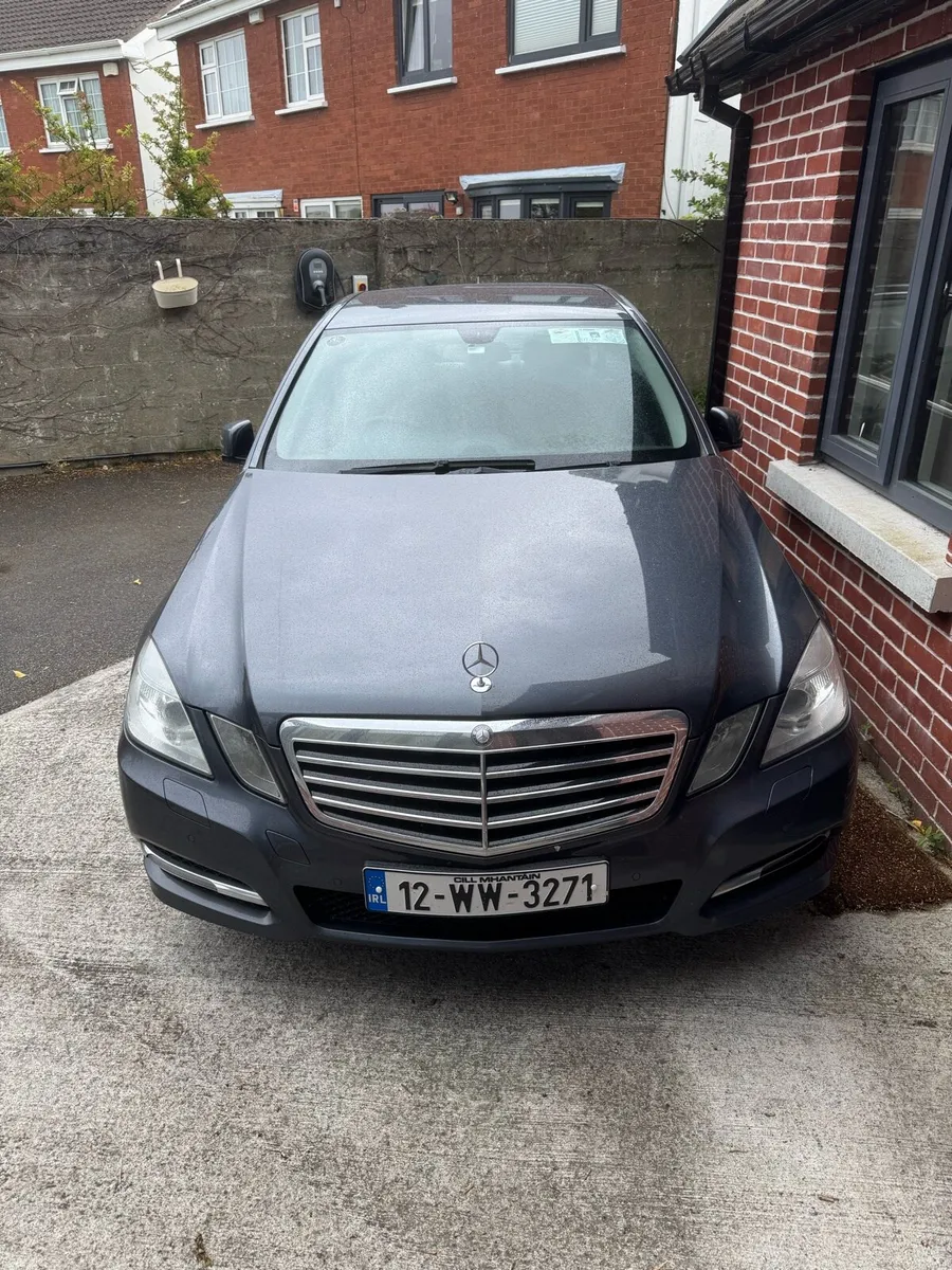 2012 Mercedes E220 CDI - Image 1