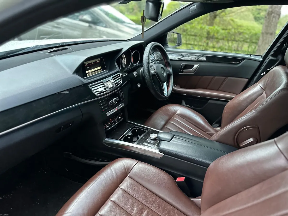 Mercedes-Benz E-Class 2013 - Image 5