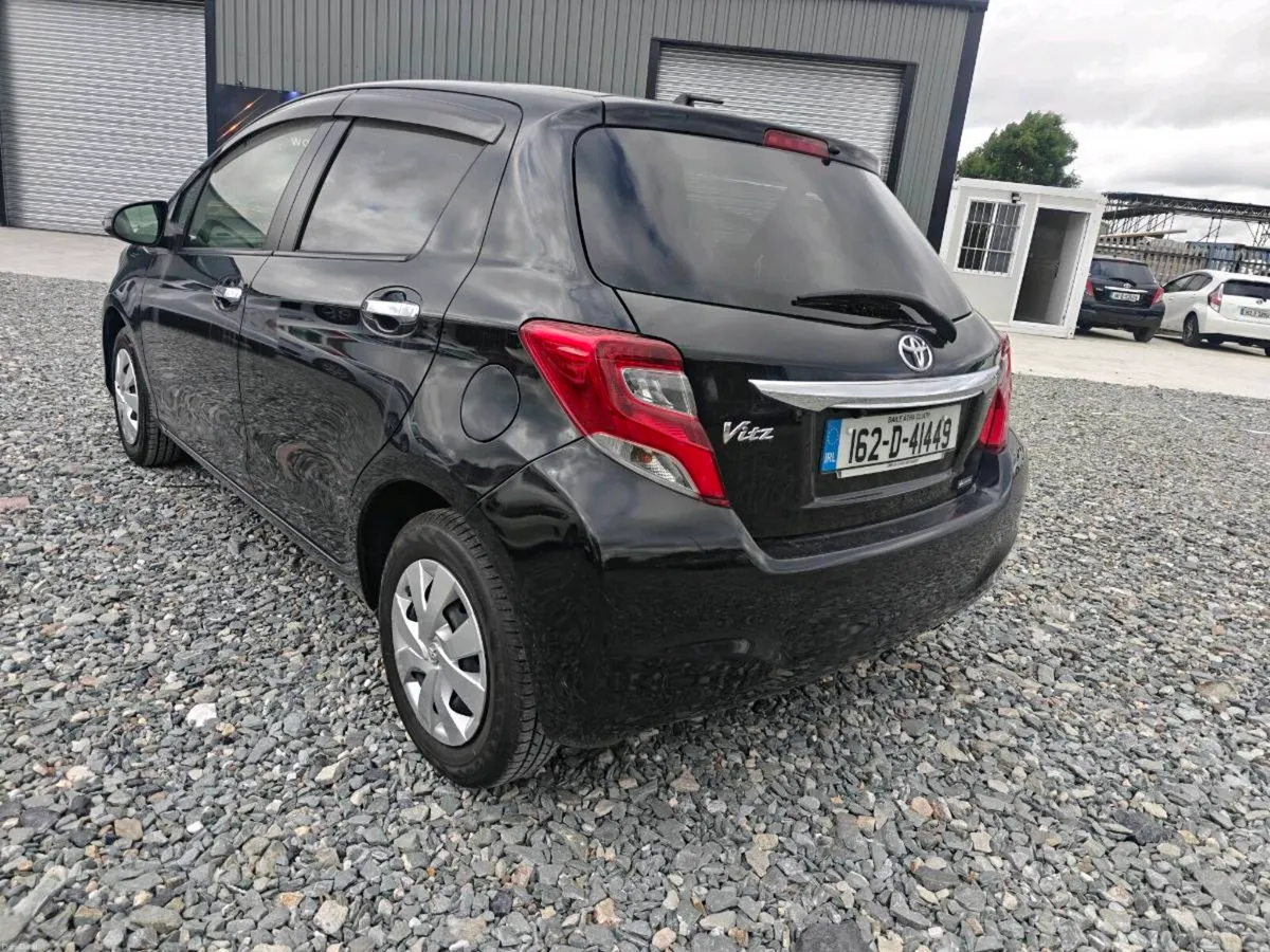 Toyota vitz - Image 4