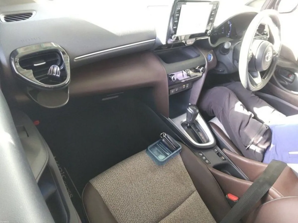 Toyota Yaris Cross HYBRID Z - Image 4