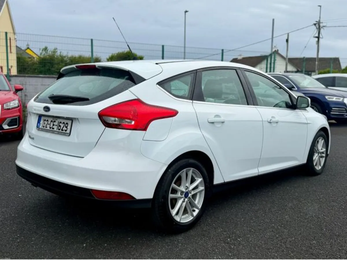 Ford Focus Zetec 120PS 5DR - Image 3
