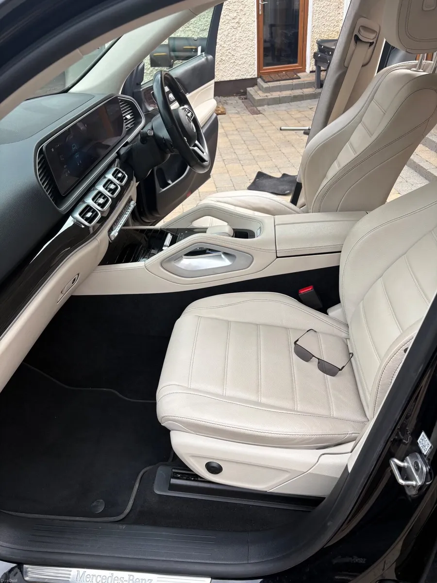 Mercedes-Benz GLE 2023 - Image 6