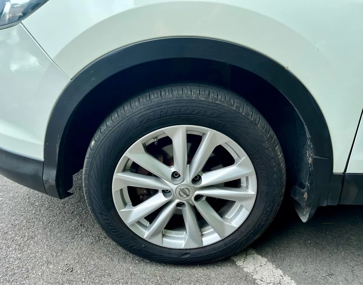 Nissan Qashqai SV 1.5 DCI Pano Roof - Image 5