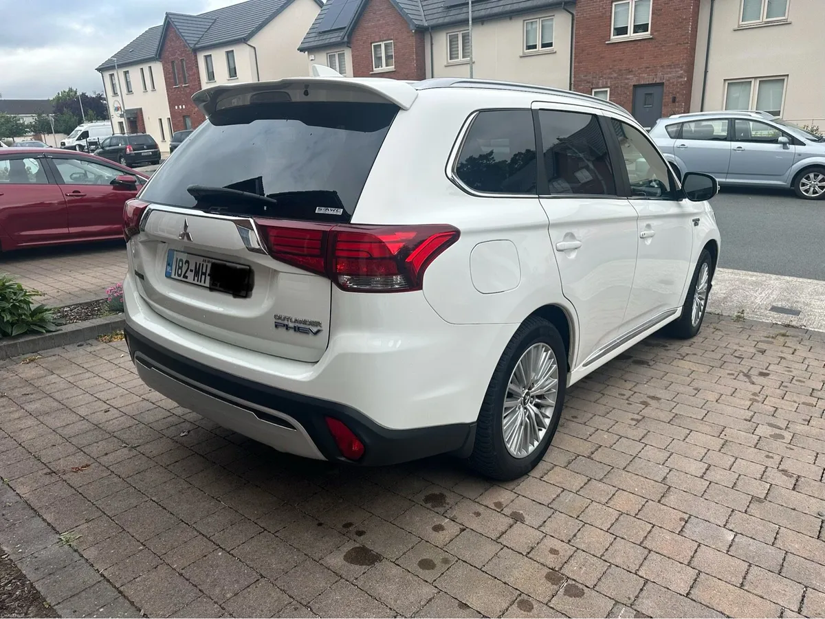 Mitsubishi Outlander PHEV 2.4l Low mileage! - Image 3