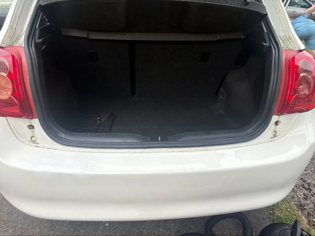 Toyota Auris 2007 - Image 4