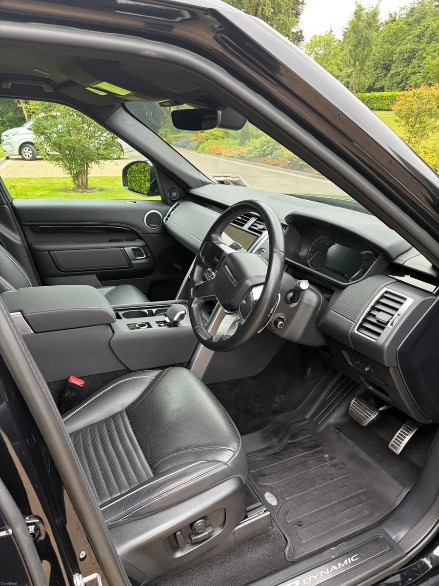 Land Rover Discovery 2022 - Image 2