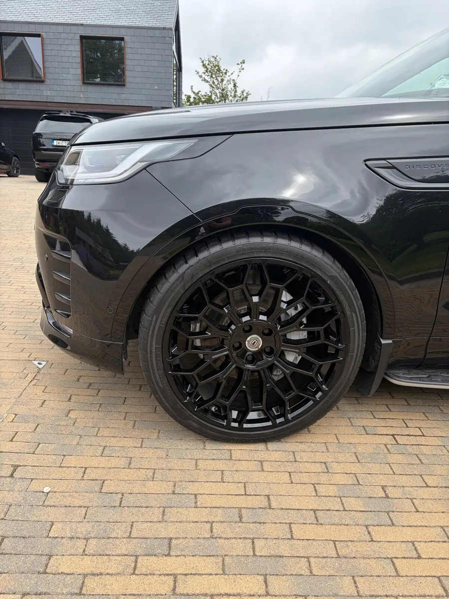 Land Rover Discovery 2022 - Image 4