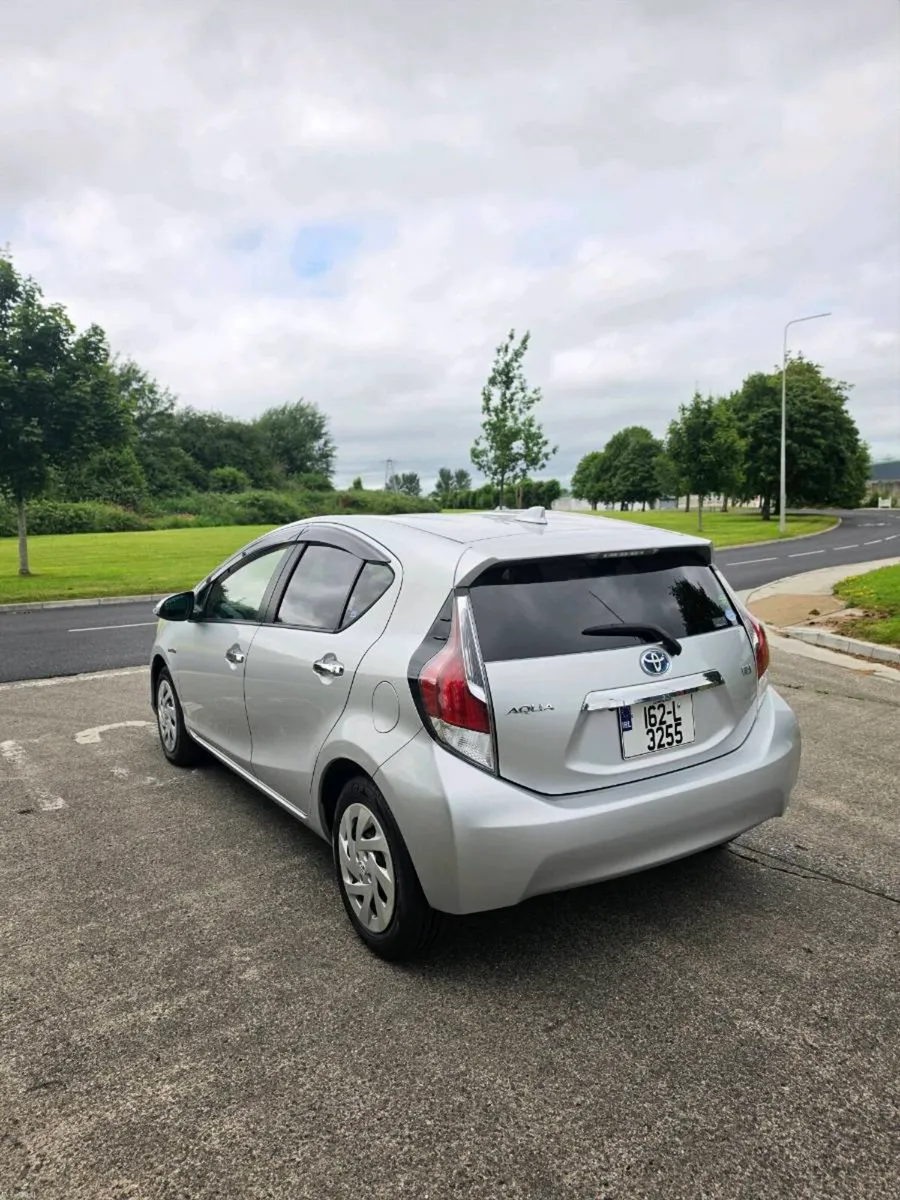 Toyota Aqua Auto Hybrid push start - Image 3