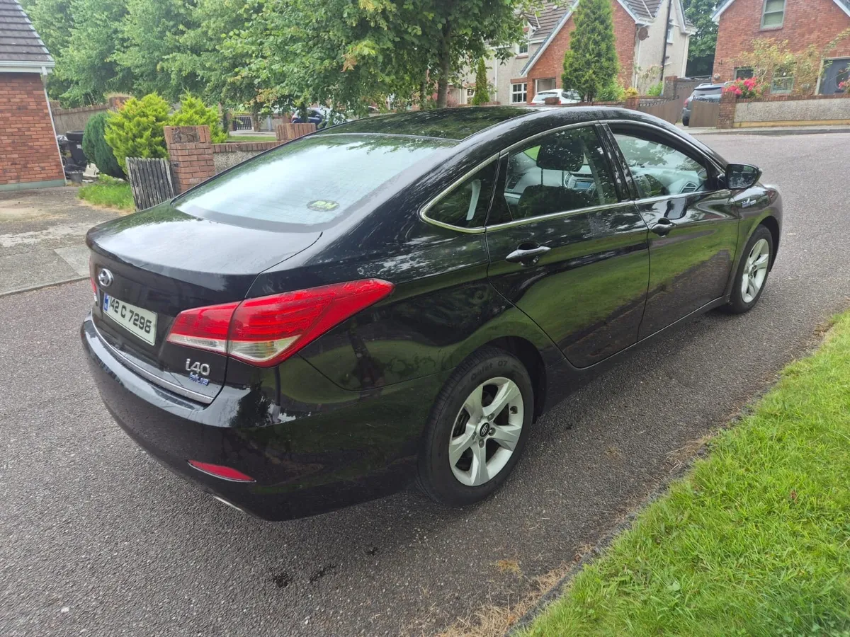 HYUNDAI  i40 DIESEL BLUE DRIVE  low Milage - Image 6