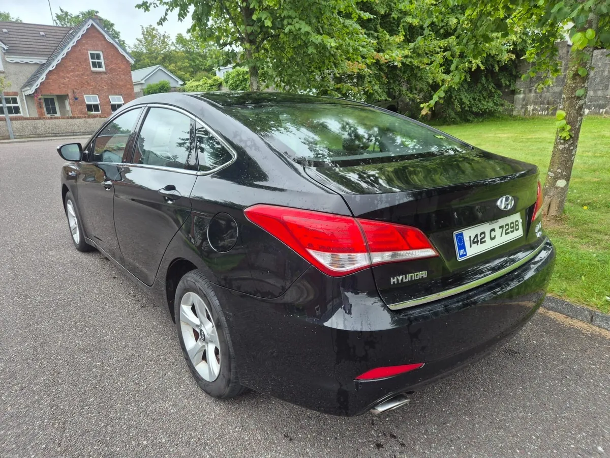 HYUNDAI  i40 DIESEL BLUE DRIVE  low Milage - Image 4