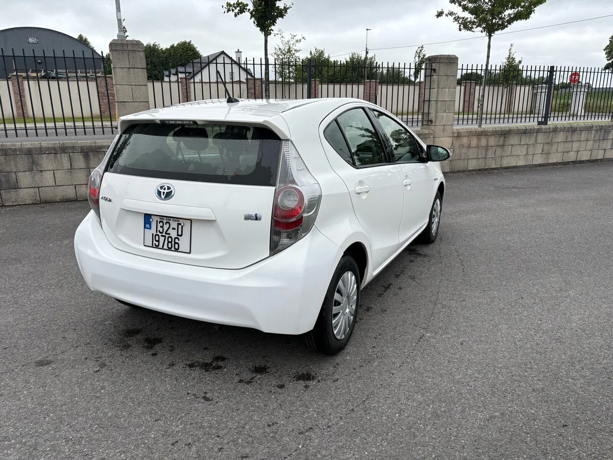 Toyota aqua - Image 4