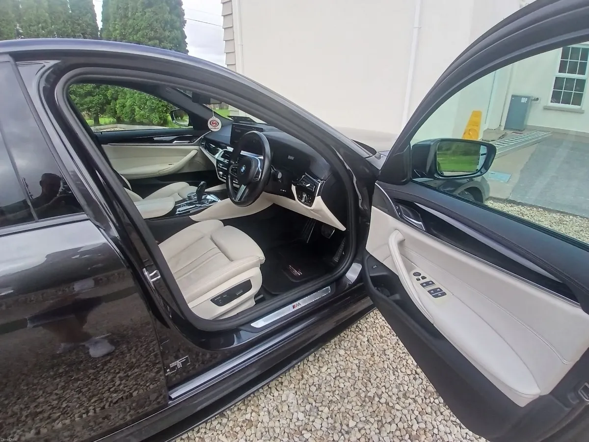 BMW 5-Series 2021 - Image 2