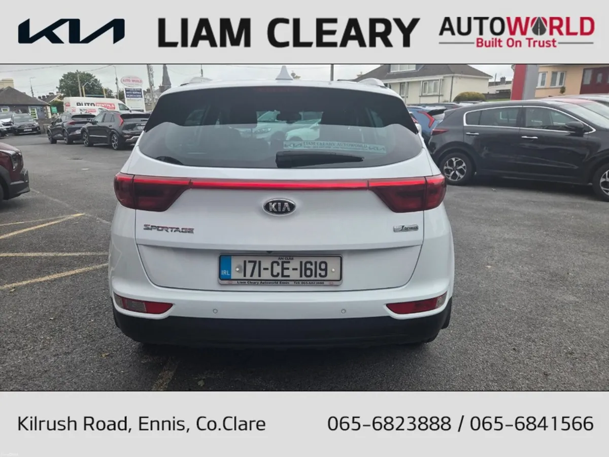 Kia Sportage 1.7 PLATINUM 5DR - Image 4