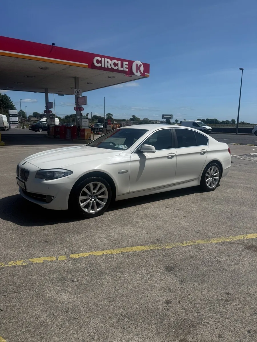 BMW 2011 White 520D M Sport - Image 1